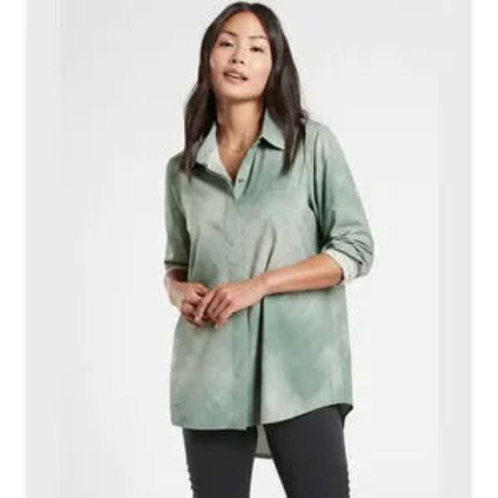 Athleta Urbanite Printed Top  Size Large- NWOT -print: Denali Minimalistic Grey